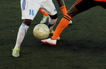 Lesão no quadril e coxa durante a partida de futebol? Veja o que fazer