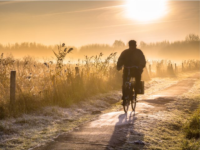 Quem tem protese de quadril pode andar de bicicleta? 